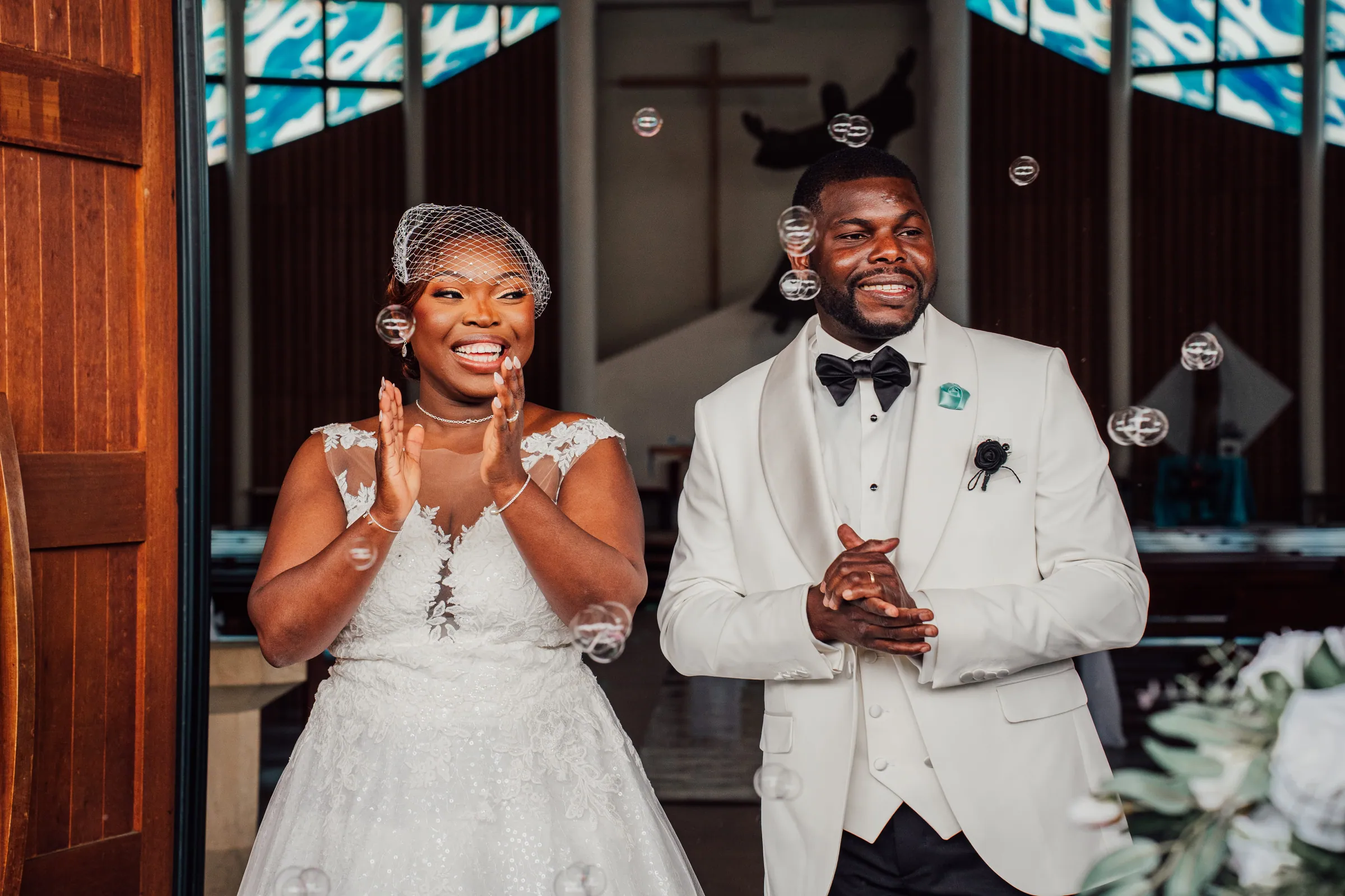 Bela & Jean pendant leur cérémonie de mariage